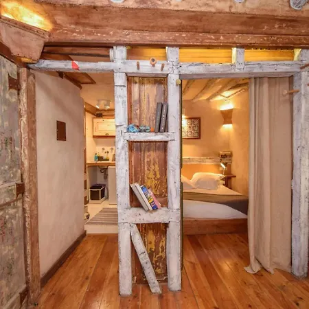 Alfama Charming And Rustic Apartamento