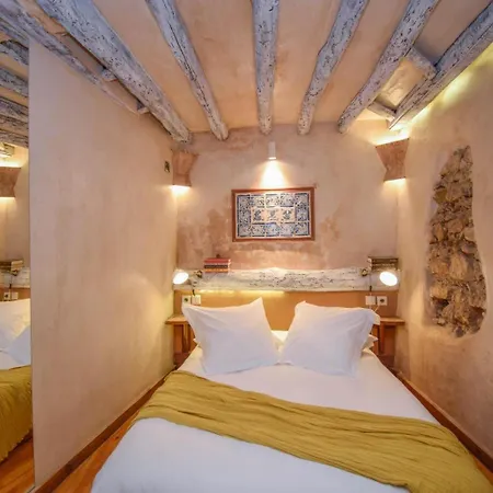 Alfama Charming And Rustic Apartment *