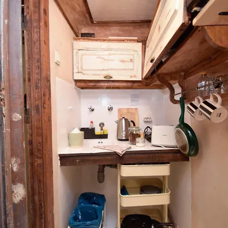 Alfama Charming And Rustic Lisbon