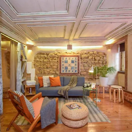 Alfama Charming And Rustic Apartment *